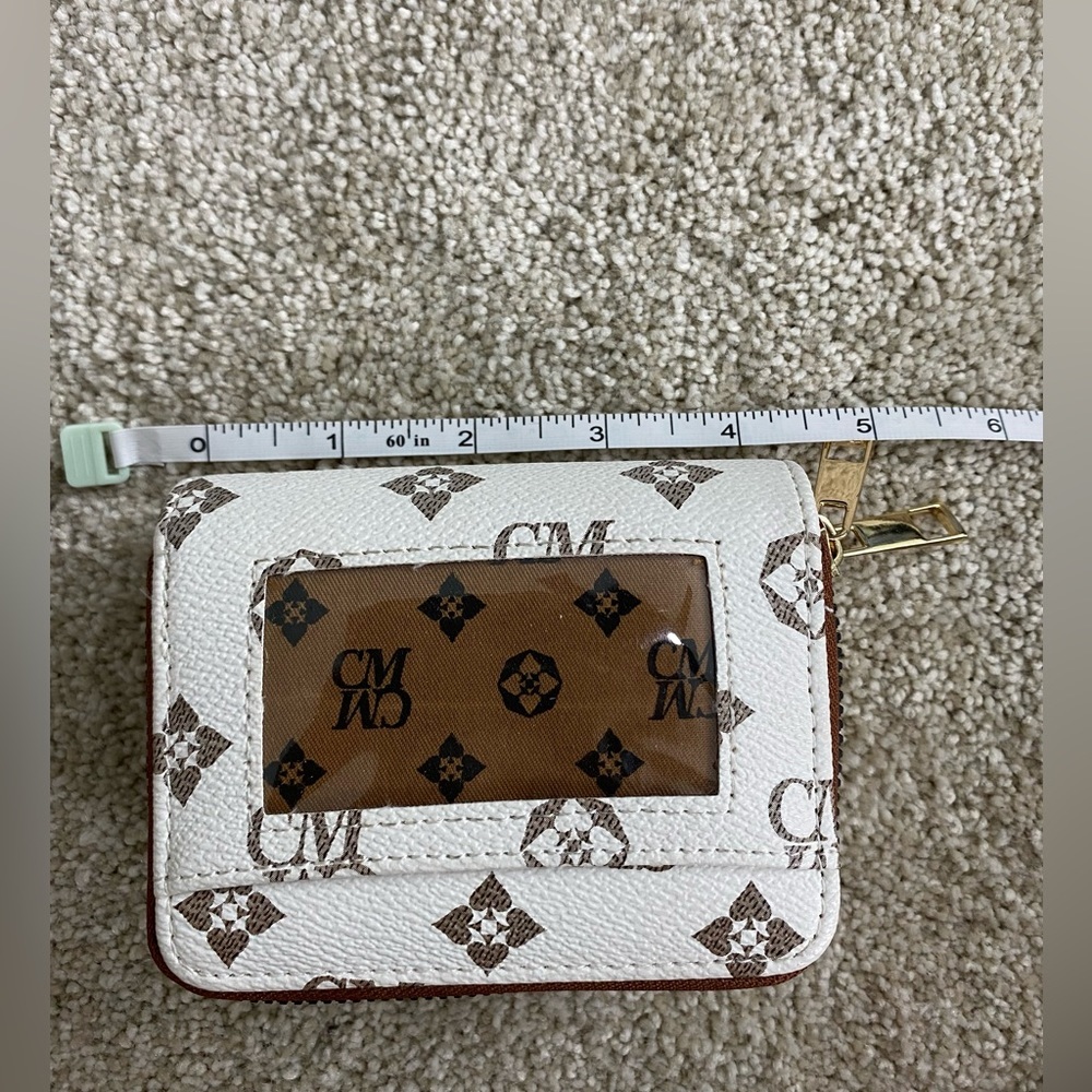 Woman’s Wallet 🤎 - Picture 9 of 10